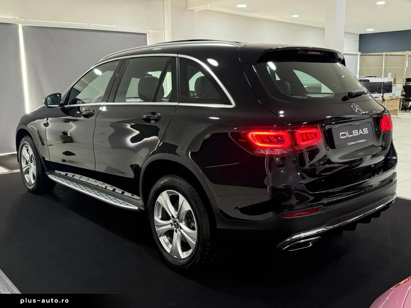 MERCEDES-BENZ GLC 300 de 4M AMG-LINE PANO DISTR KAM &hellip;