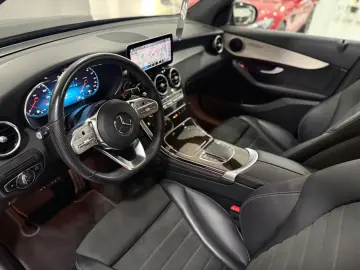 MERCEDES-BENZ GLC 300 de 4M AMG-LINE PANO DISTR KAM …