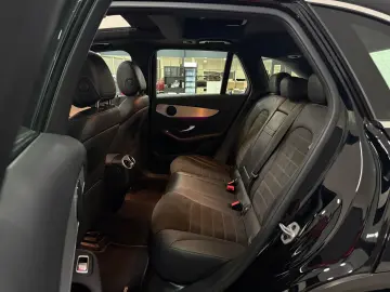 MERCEDES-BENZ GLC 300 de 4M AMG-LINE PANO DISTR KAM …