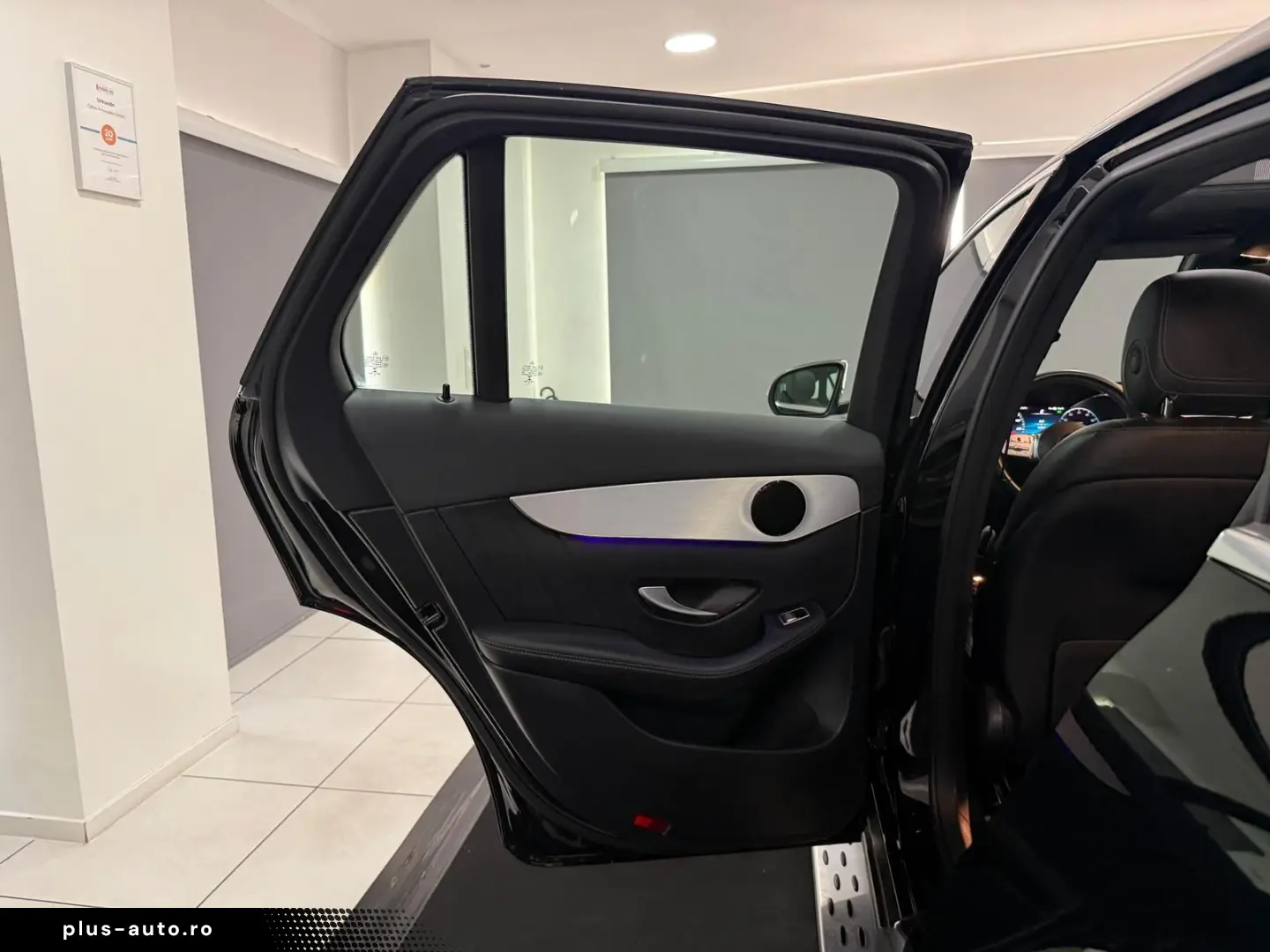 MERCEDES-BENZ GLC 300 de 4M AMG-LINE PANO DISTR KAM &hellip;