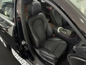 MERCEDES-BENZ GLC 300 de 4M AMG-LINE PANO DISTR KAM …