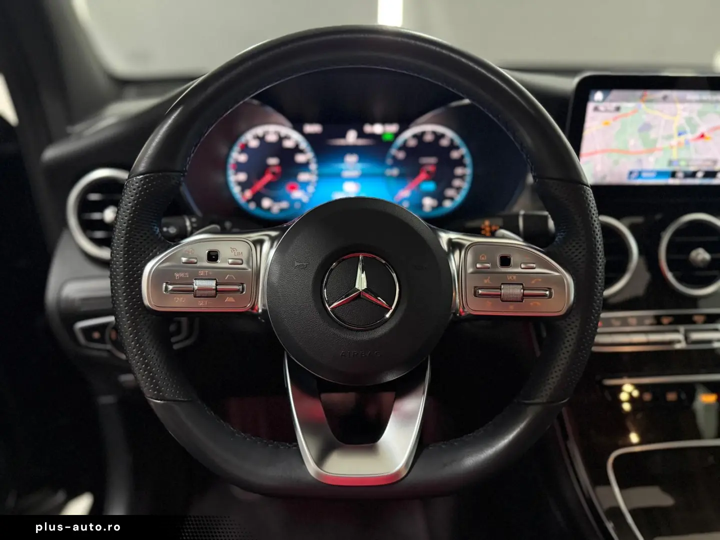 MERCEDES-BENZ GLC 300 de 4M AMG-LINE PANO DISTR KAM &hellip;