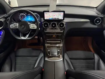 MERCEDES-BENZ GLC 300 de 4M AMG-LINE PANO DISTR KAM …