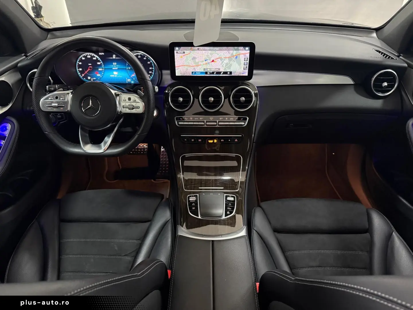 MERCEDES-BENZ GLC 300 de 4M AMG-LINE PANO DISTR KAM &hellip;
