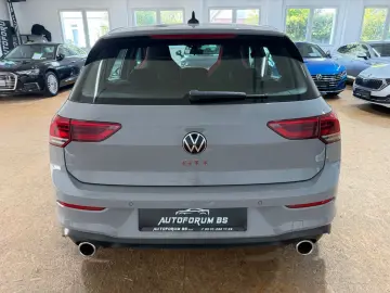 VW Golf VIII Lim. GTI 2.0TSI DSG CAM ACC 18
