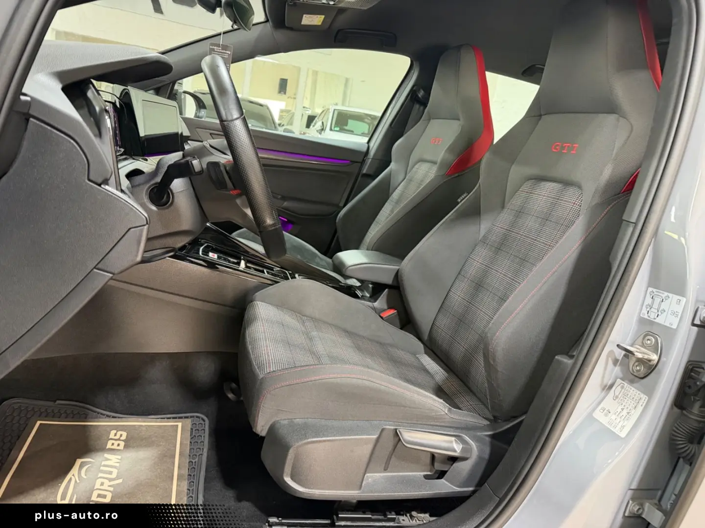 VW Golf VIII Lim. GTI 2.0TSI DSG CAM ACC 18