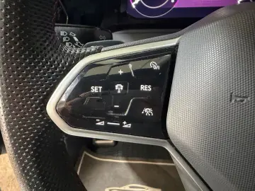 VW Golf VIII Lim. GTI 2.0TSI DSG CAM ACC 18