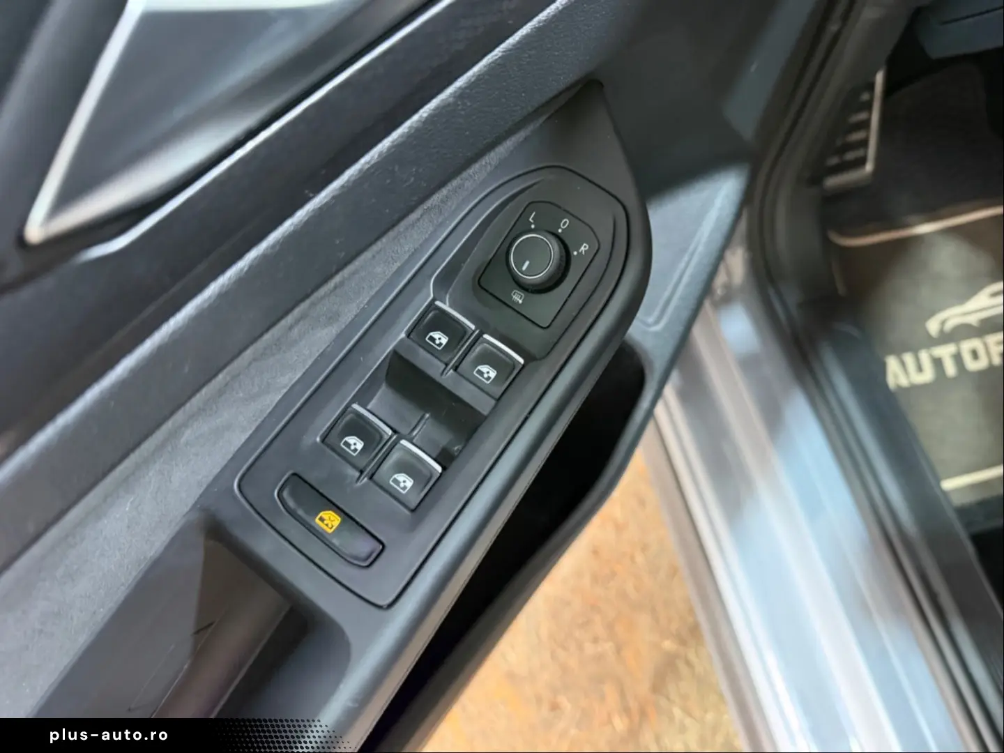 VW Golf VIII Lim. GTI 2.0TSI DSG CAM ACC 18