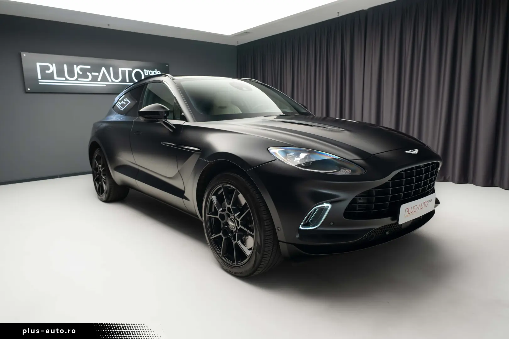 Aston Martin - DBX