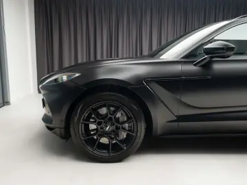 Aston Martin - DBX