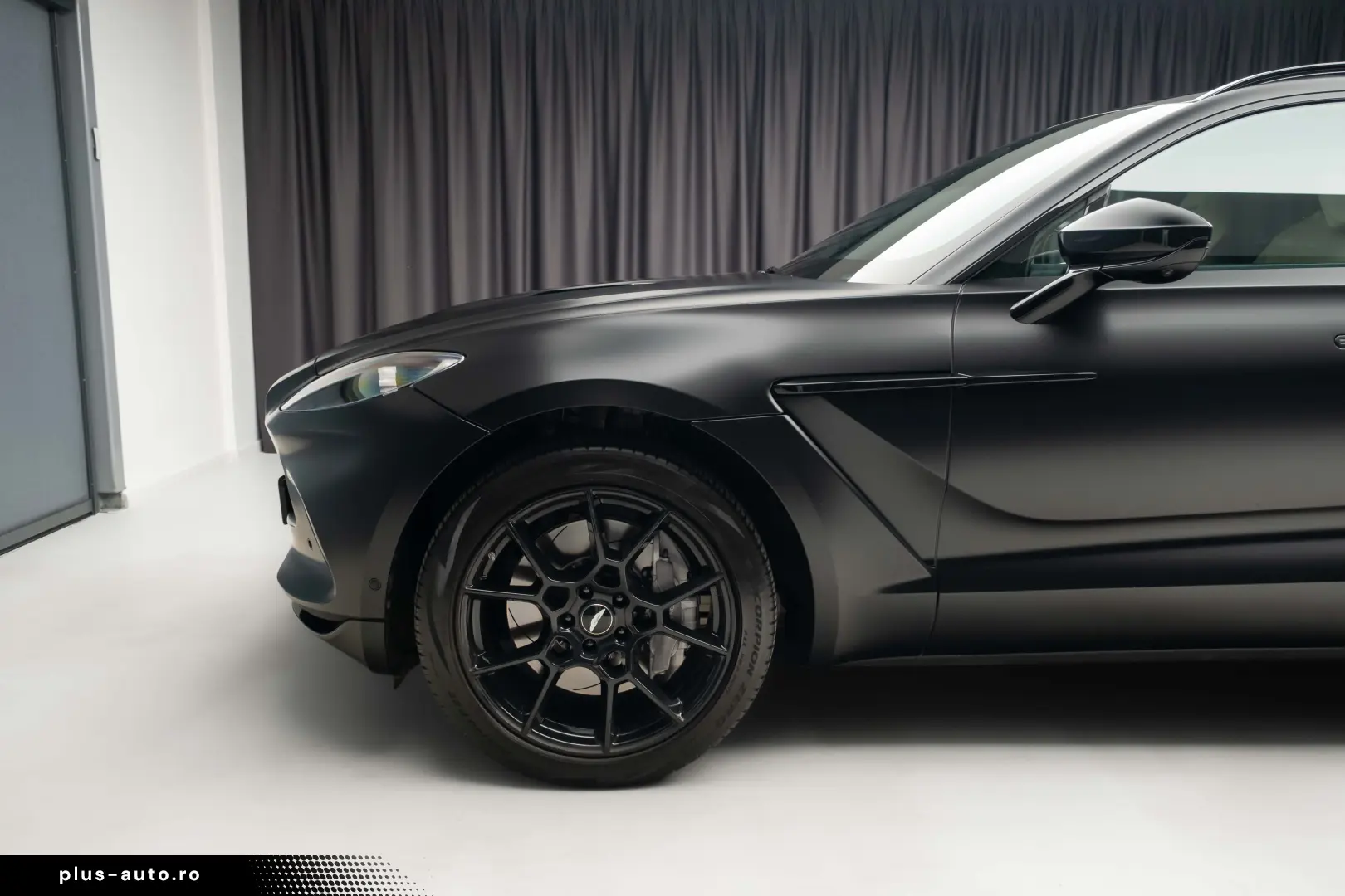 Aston Martin - DBX