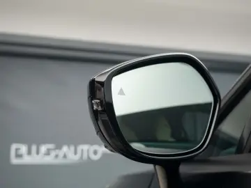 Aston Martin - DBX