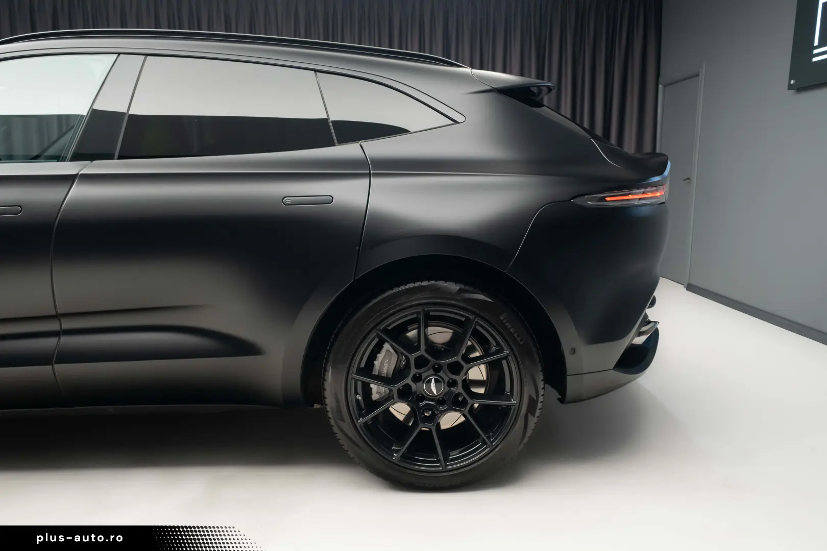 Aston Martin - DBX