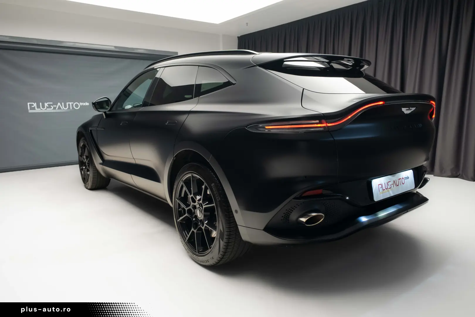 Aston Martin - DBX