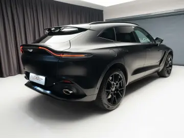 Aston Martin - DBX