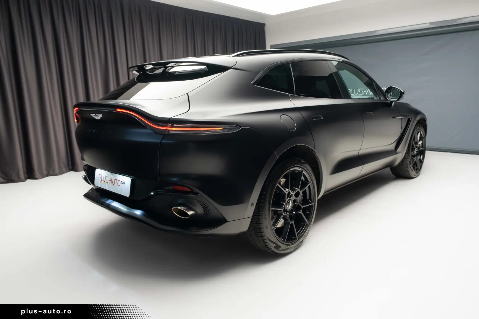 Aston Martin - DBX