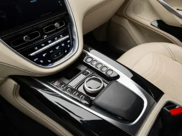 Aston Martin - DBX