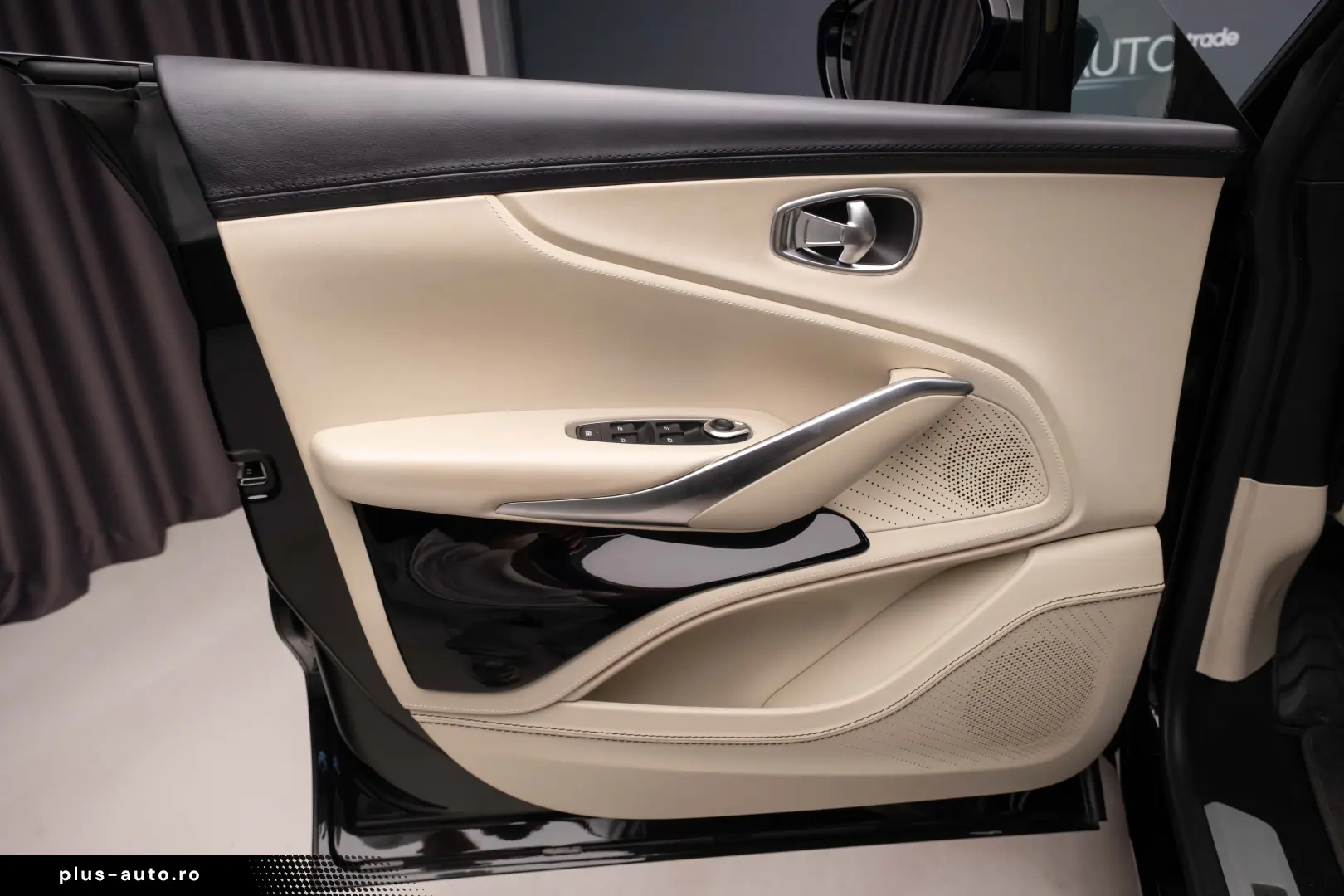 Aston Martin - DBX