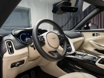 Aston Martin - DBX