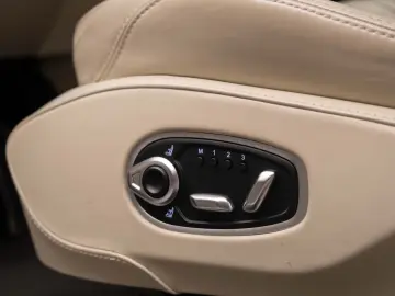 Aston Martin - DBX