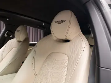 Aston Martin - DBX