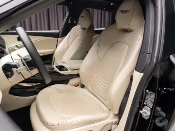 Aston Martin - DBX