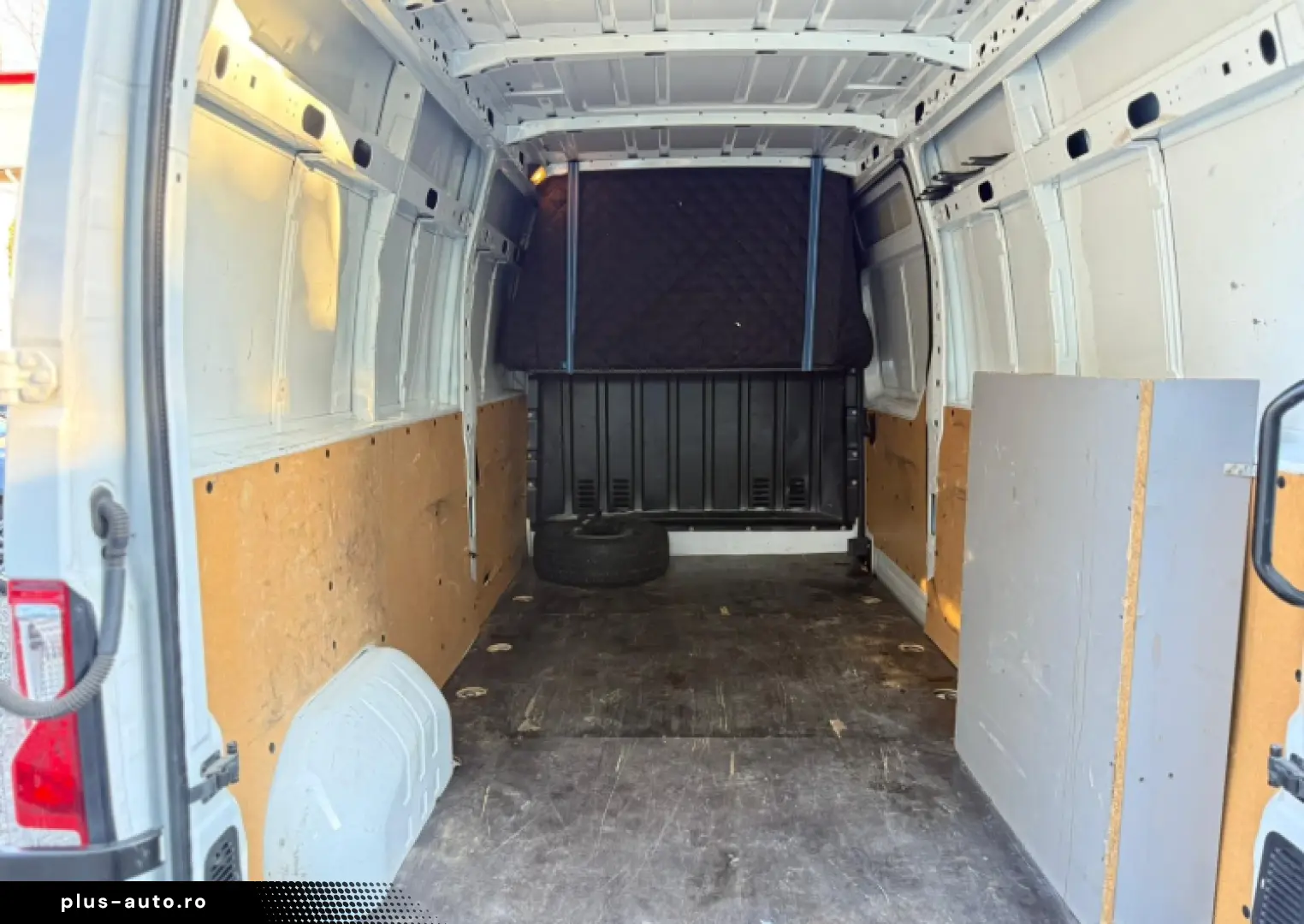 Renault Master 2.3 Blue 135 TT Furgon CD 3 5t L3H2 9 m3