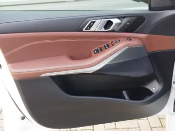 BMW X5 XDrive 45e M Sport AHZ DAB KAM Winterräder