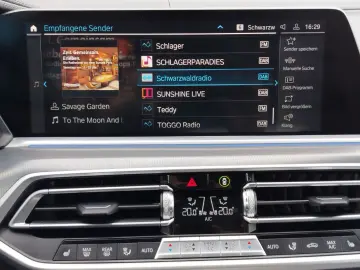 BMW X5 XDrive 45e M Sport AHZ DAB KAM Winterräder