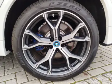 BMW X5 XDrive 45e M Sport AHZ DAB KAM Winterräder