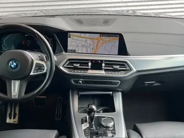 BMW X5 xDrive45e A M-Sport AHK LCProf. ACC HUD DA PA