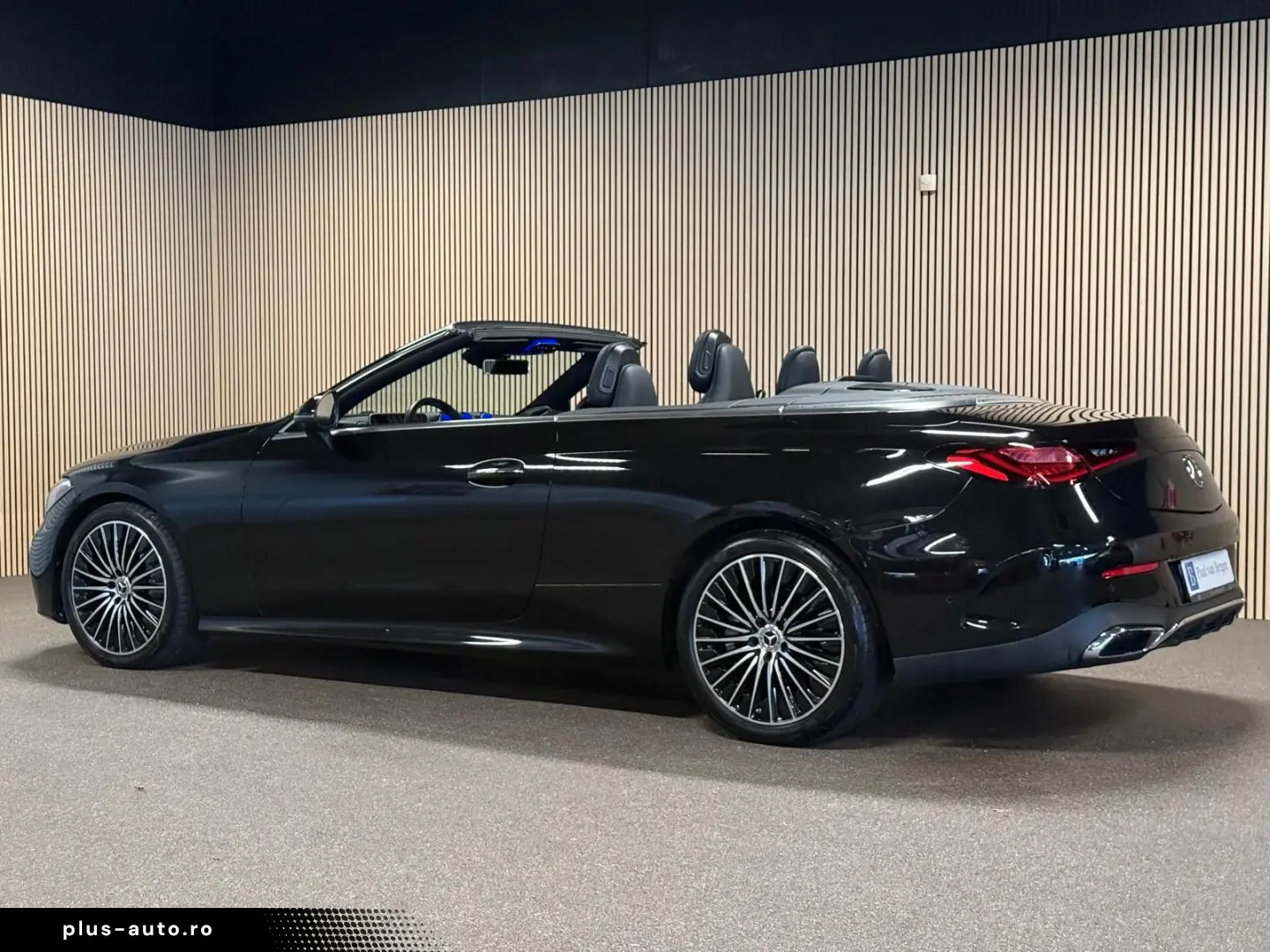 MERCEDES-BENZ CLE200 Cabrio AMG Advanced Plus-AIRSCARF-VOLL