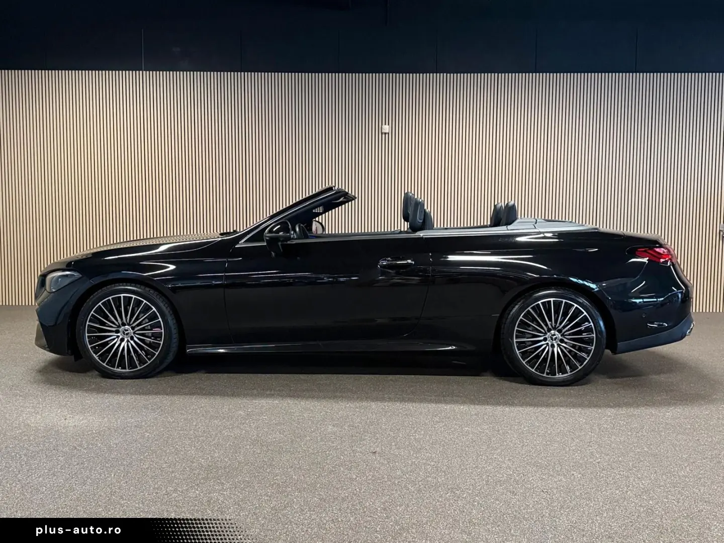 MERCEDES-BENZ CLE200 Cabrio AMG Advanced Plus-AIRSCARF-VOLL