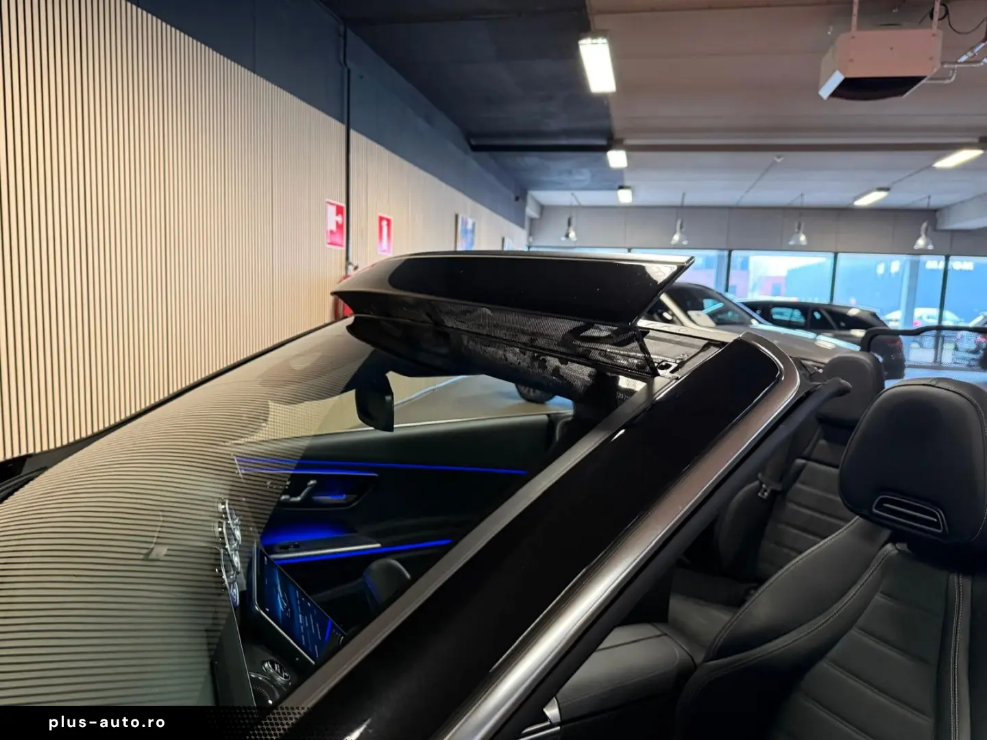 MERCEDES-BENZ CLE200 Cabrio AMG Advanced Plus-AIRSCARF-VOLL