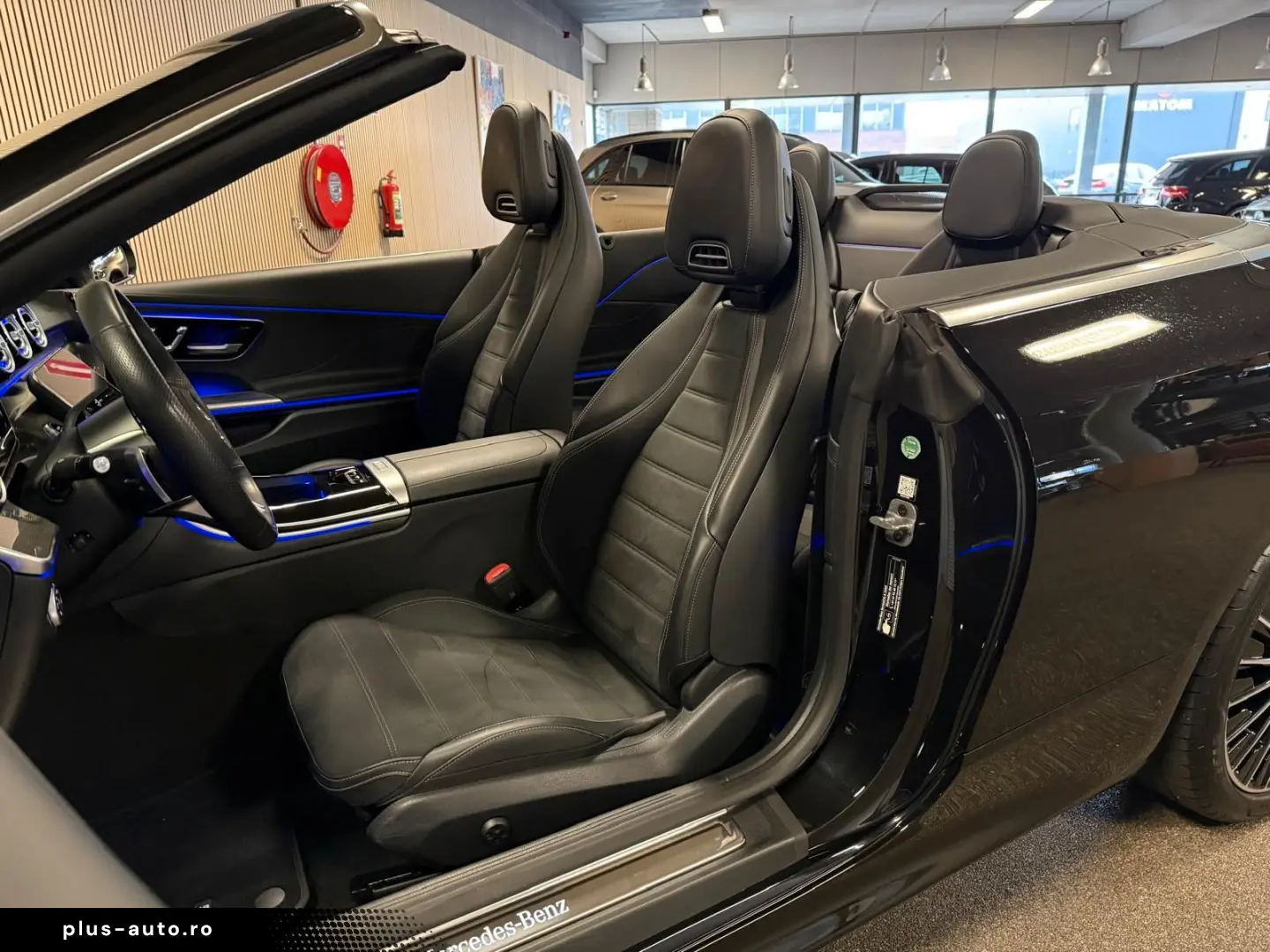 MERCEDES-BENZ CLE200 Cabrio AMG Advanced Plus-AIRSCARF-VOLL