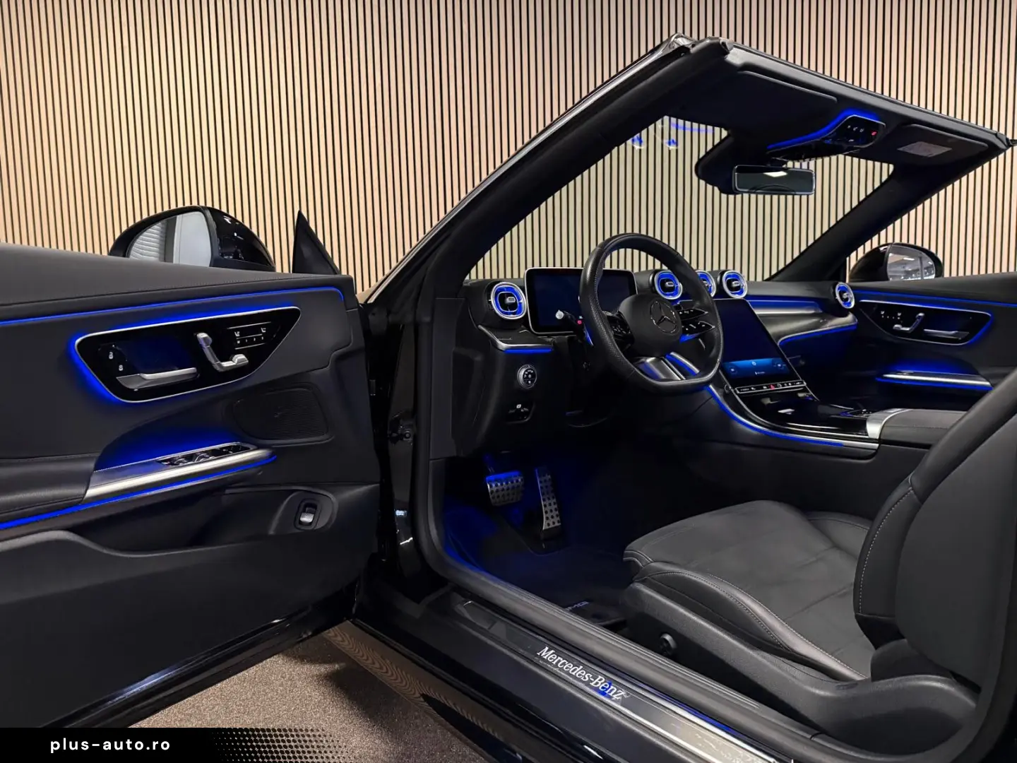 MERCEDES-BENZ CLE200 Cabrio AMG Advanced Plus-AIRSCARF-VOLL