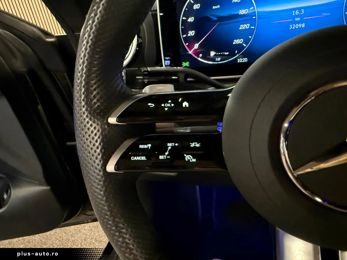 MERCEDES-BENZ CLE200 Cabrio AMG Advanced Plus-AIRSCARF-VOLL