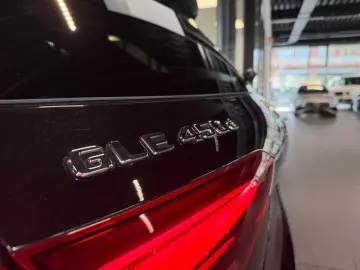 MERCEDES-BENZ GLE 450 d 4M AMG MBEAM DISTR BURM HuD PANO AHK