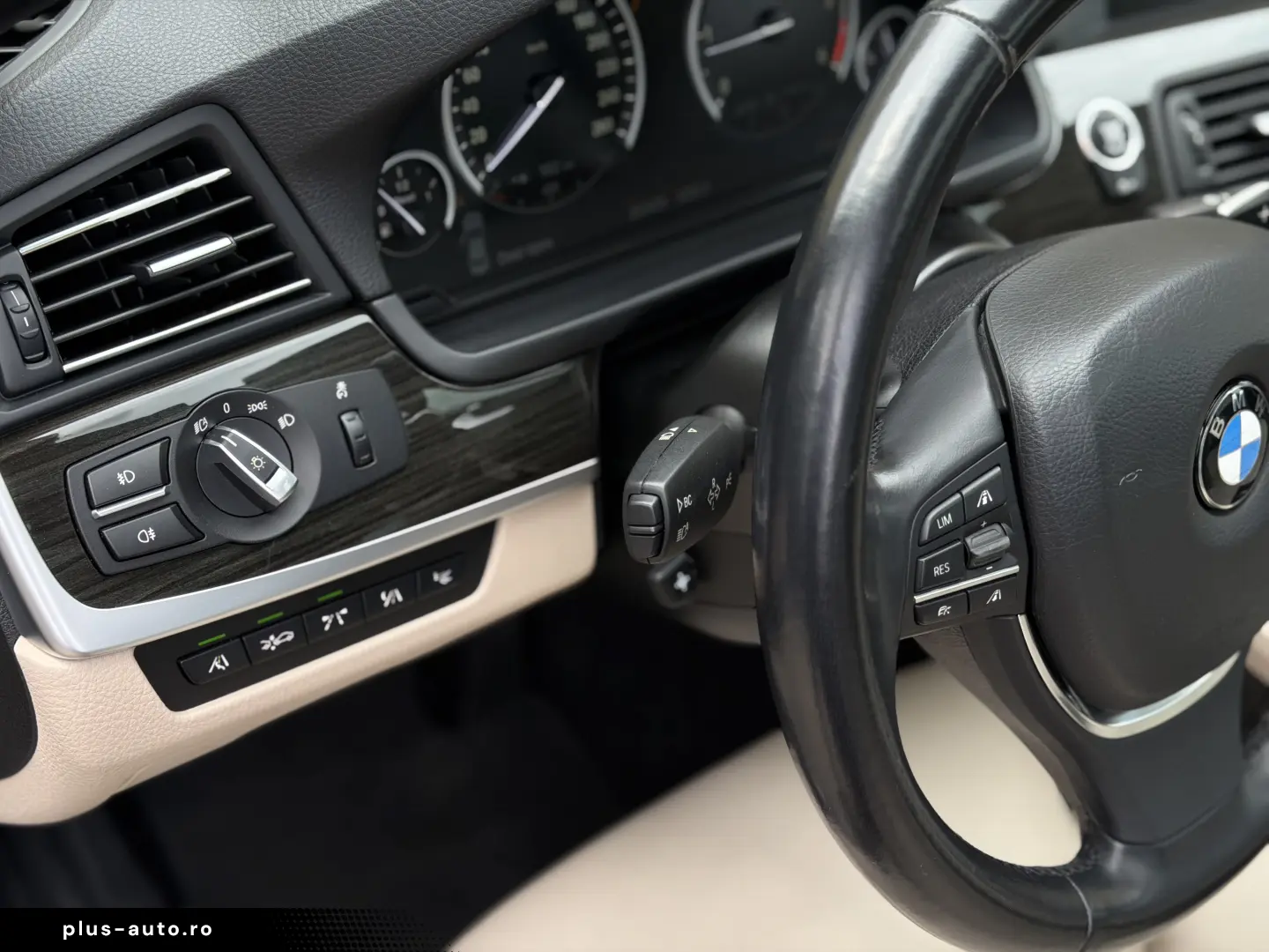 2.0d   218cp   xDrive   5 butoane   Distronic   Trapa