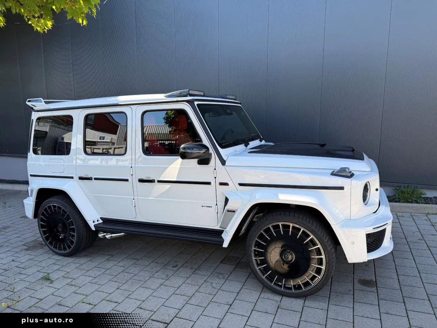 MERCEDES-BENZ G 63 AMG  BRABUS 800 A22 Rear Entertainment