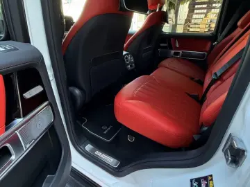 MERCEDES-BENZ G 63 AMG  BRABUS 800 A22 Rear Entertainment