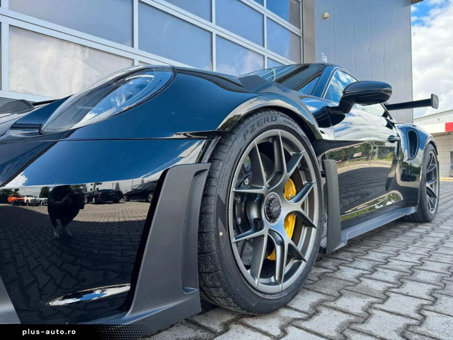 PORSCHE 992 GT3 RS   Weissach   Ceramic   Matrix   Lift