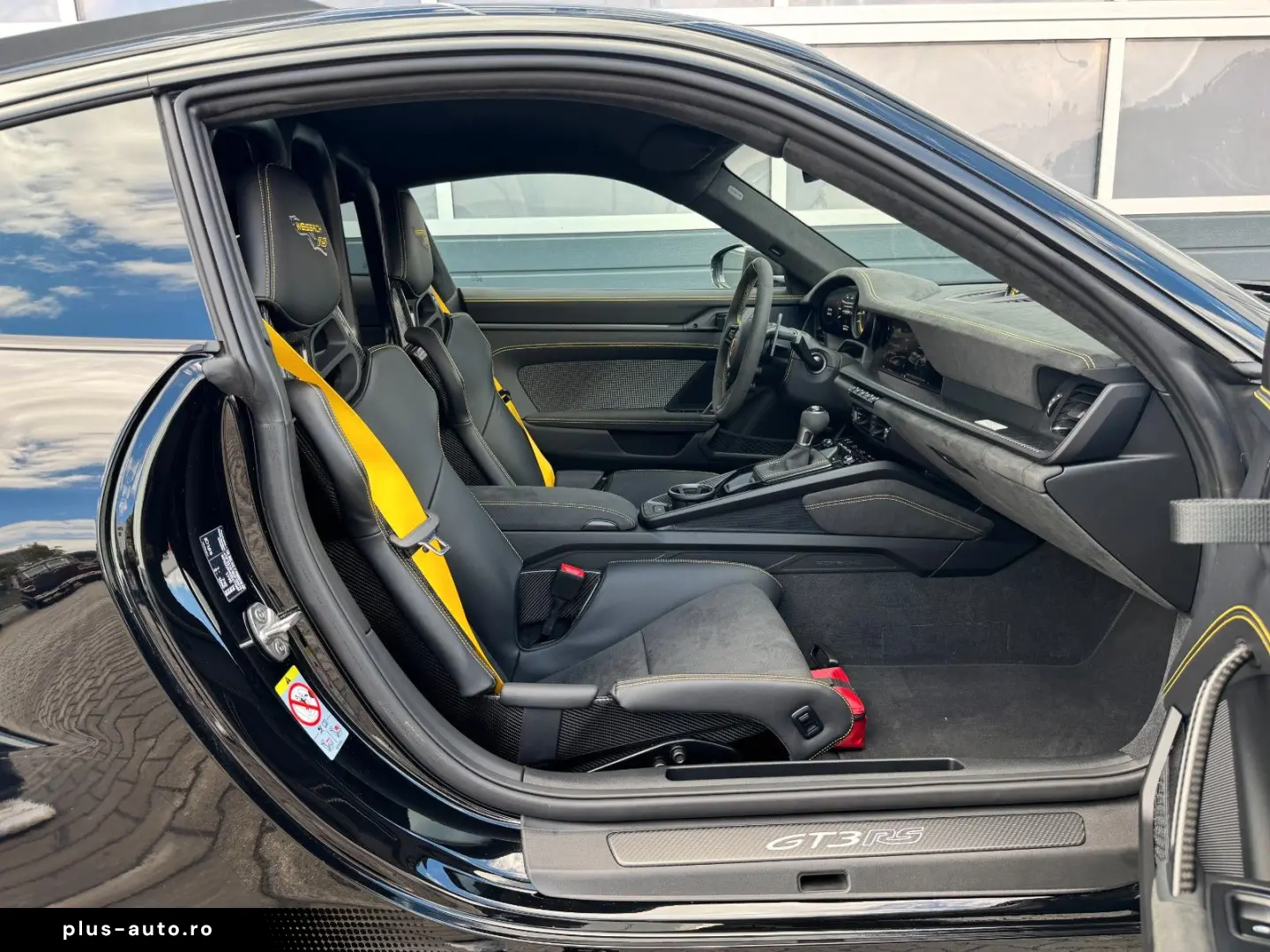 PORSCHE 992 GT3 RS   Weissach   Ceramic   Matrix   Lift
