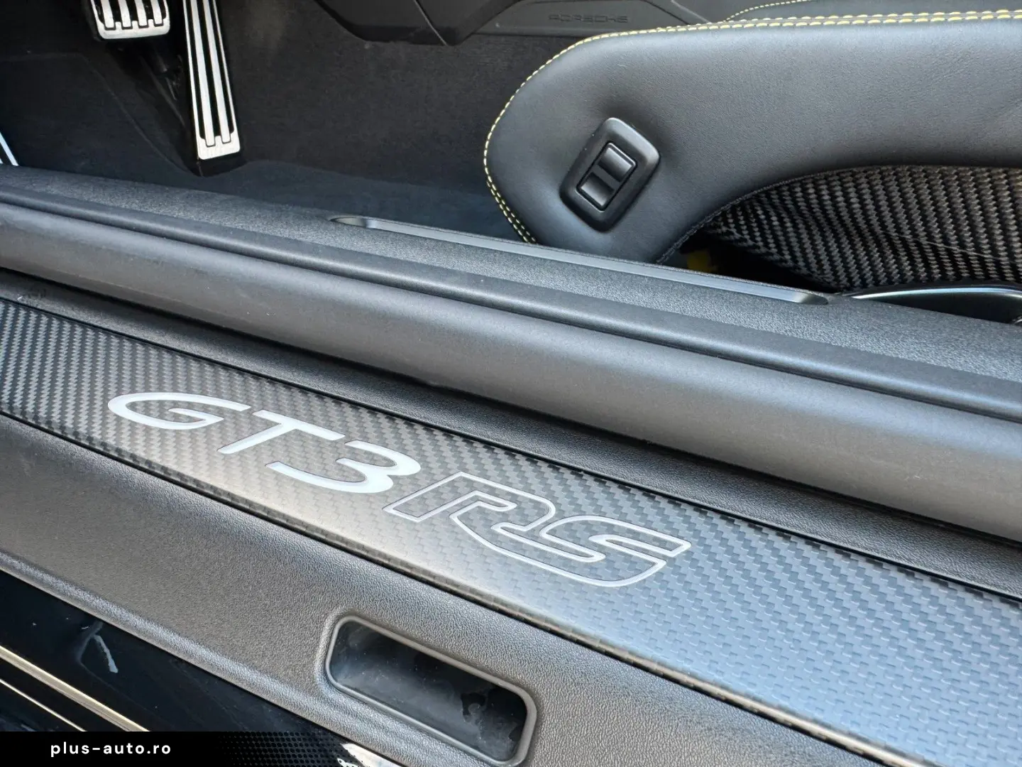 PORSCHE 992 GT3 RS   Weissach   Ceramic   Matrix   Lift