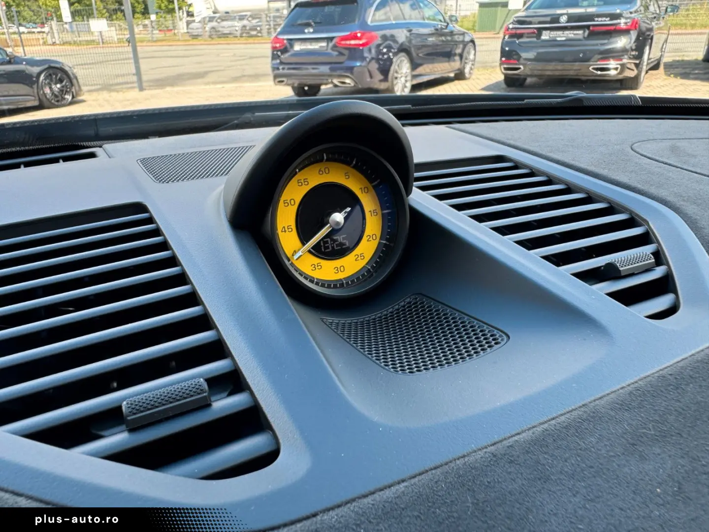 PORSCHE 992 GT3 RS   Weissach   Ceramic   Matrix   Lift