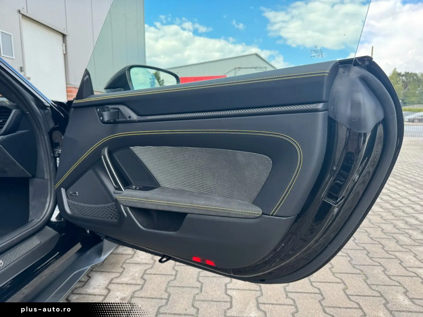 PORSCHE 992 GT3 RS   Weissach   Ceramic   Matrix   Lift