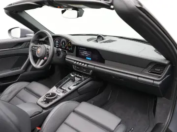 PORSCHE 992 Carrera 4 GTS Cabrio