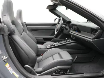 PORSCHE 992 Carrera 4 GTS Cabrio