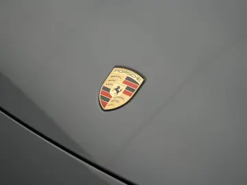 PORSCHE 992 Carrera 4 GTS Cabrio