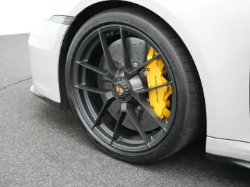 PORSCHE 992 Carrera GTS